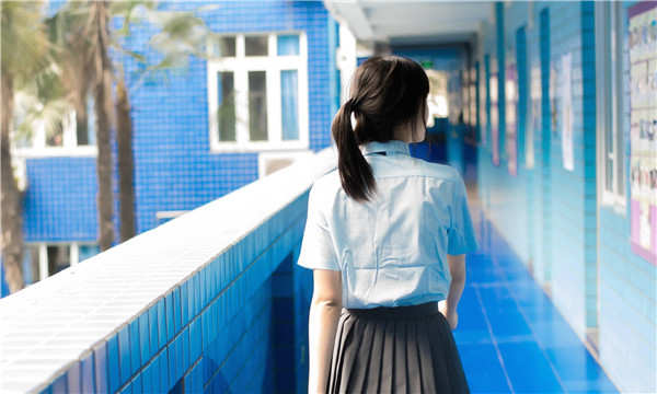 建水如何找到一个可以帮助我生孩子的女人？